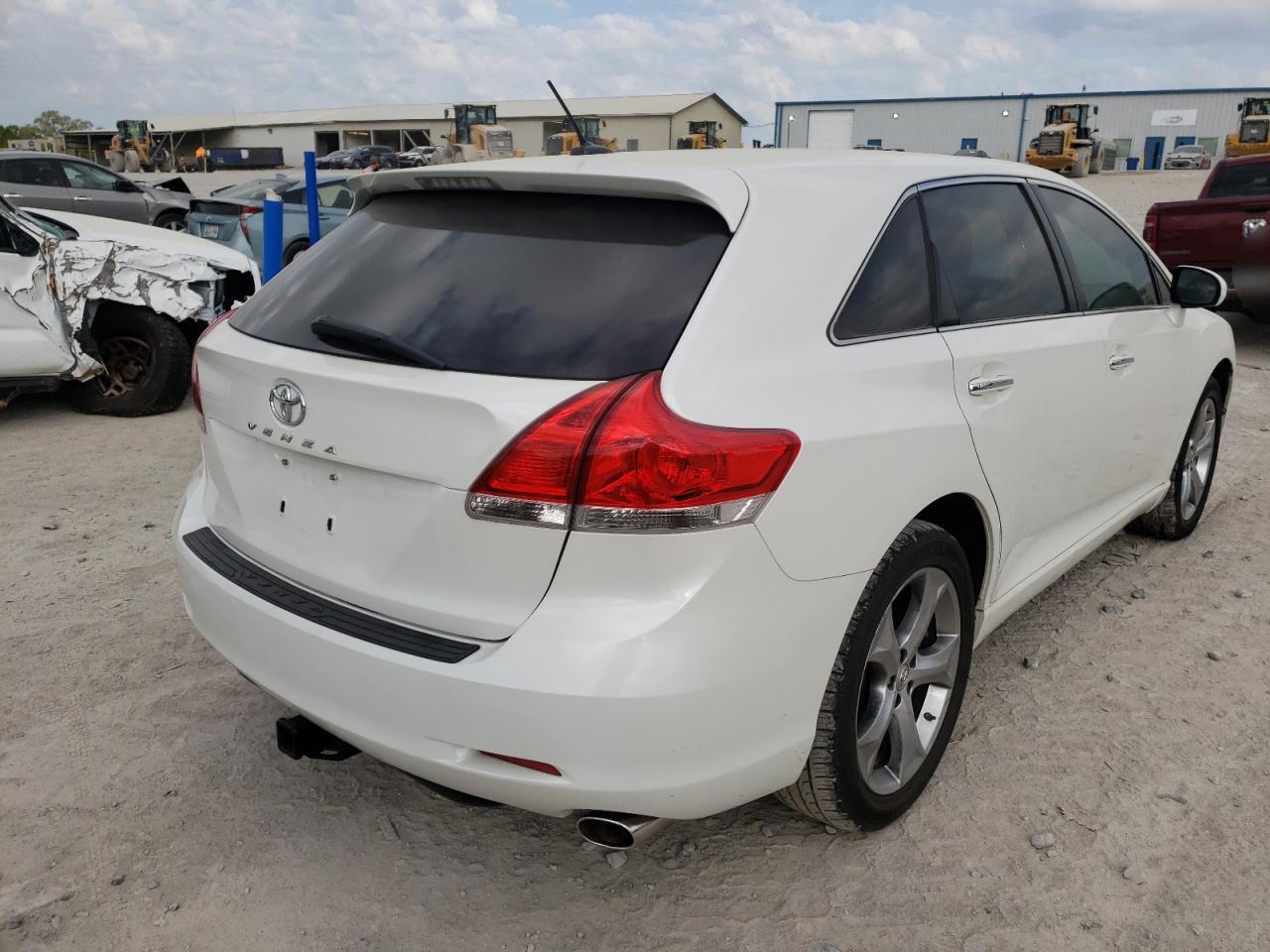 Photo 4 from auction – 2009 TOYOTA VENZA with VIN 4T3ZK11A09U015346