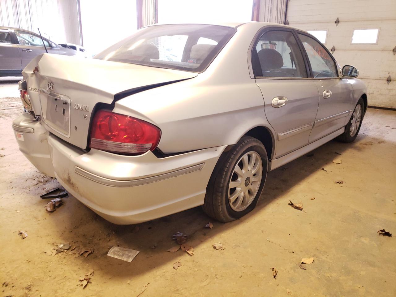 Photo 4 from auction – 2004 HYUNDAI SONATA GLS with VIN KMHWF35H94A021000