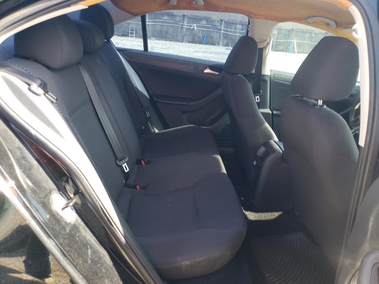 Photo 6 from auction – 2013 VOLKSWAGEN JETTA BASE with VIN 3VW2K7AJ4DM266480