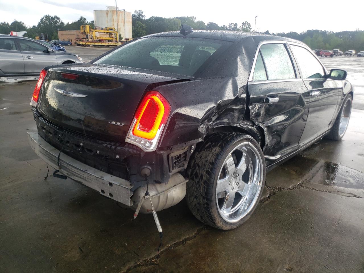 Photo 4 from auction – 2015 CHRYSLER 300 LIMITE with VIN 2C3CCAAG2FH893870