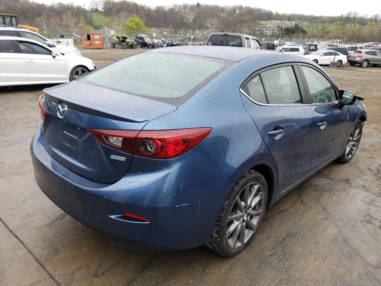 Photo 4 from auction – 2018 MAZDA 3 TOURING with VIN 3MZBN1V38JM200736