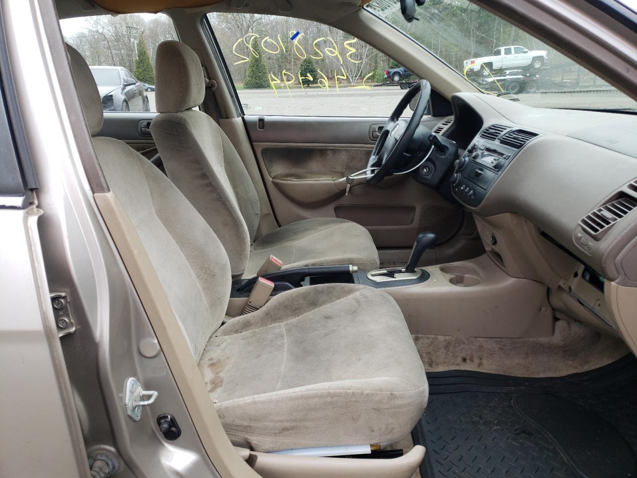 Photo 5 from auction – 2001 HONDA CIVIC LX with VIN 2HGES16591H567900