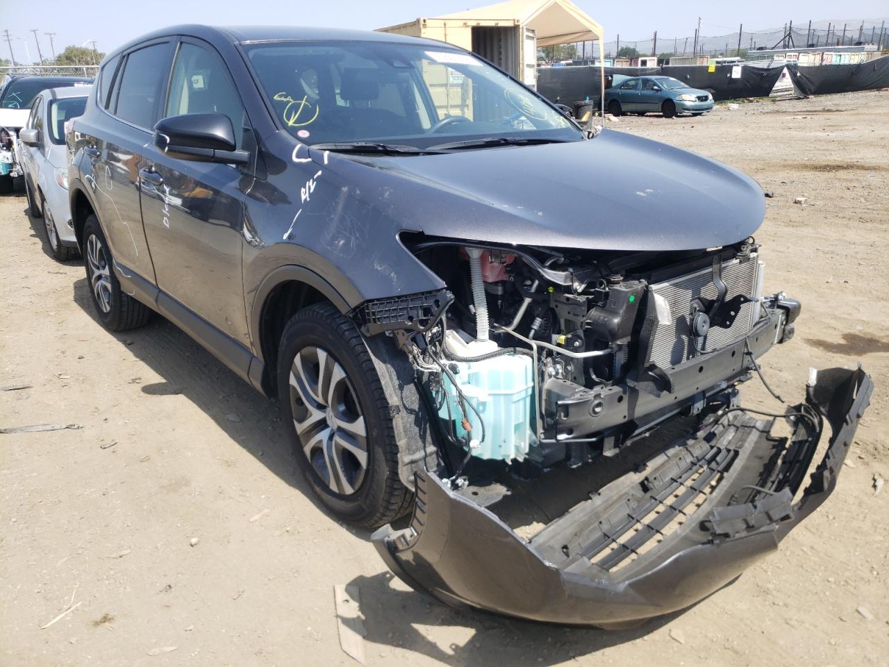 Photo 1 from auction – 2018 TOYOTA RAV4 LE with VIN JTMZFREV4JJ211485
