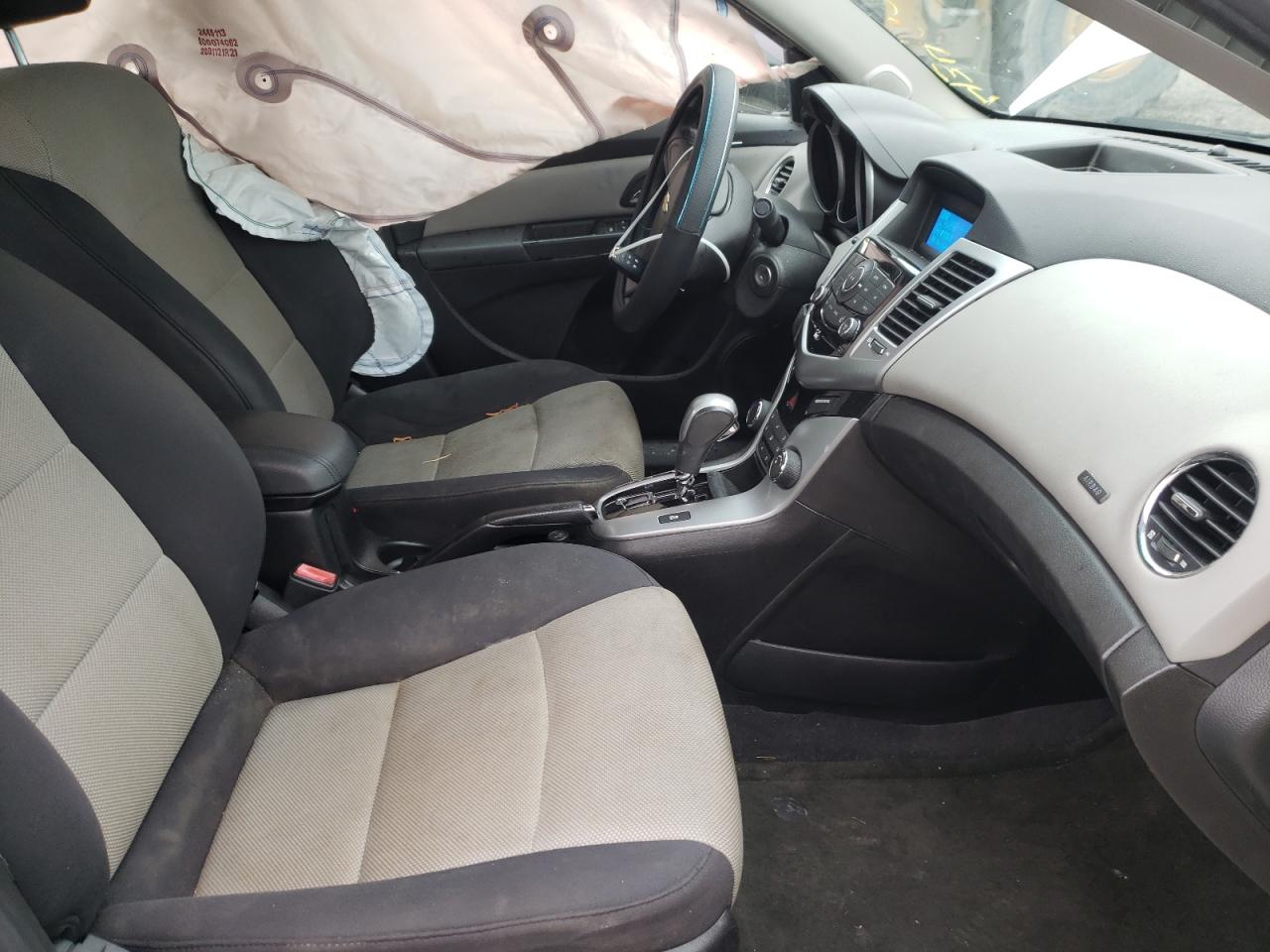 Photo 5 from auction – 2012 CHEVROLET CRUZE LS with VIN 1G1PC5SH3C7286243