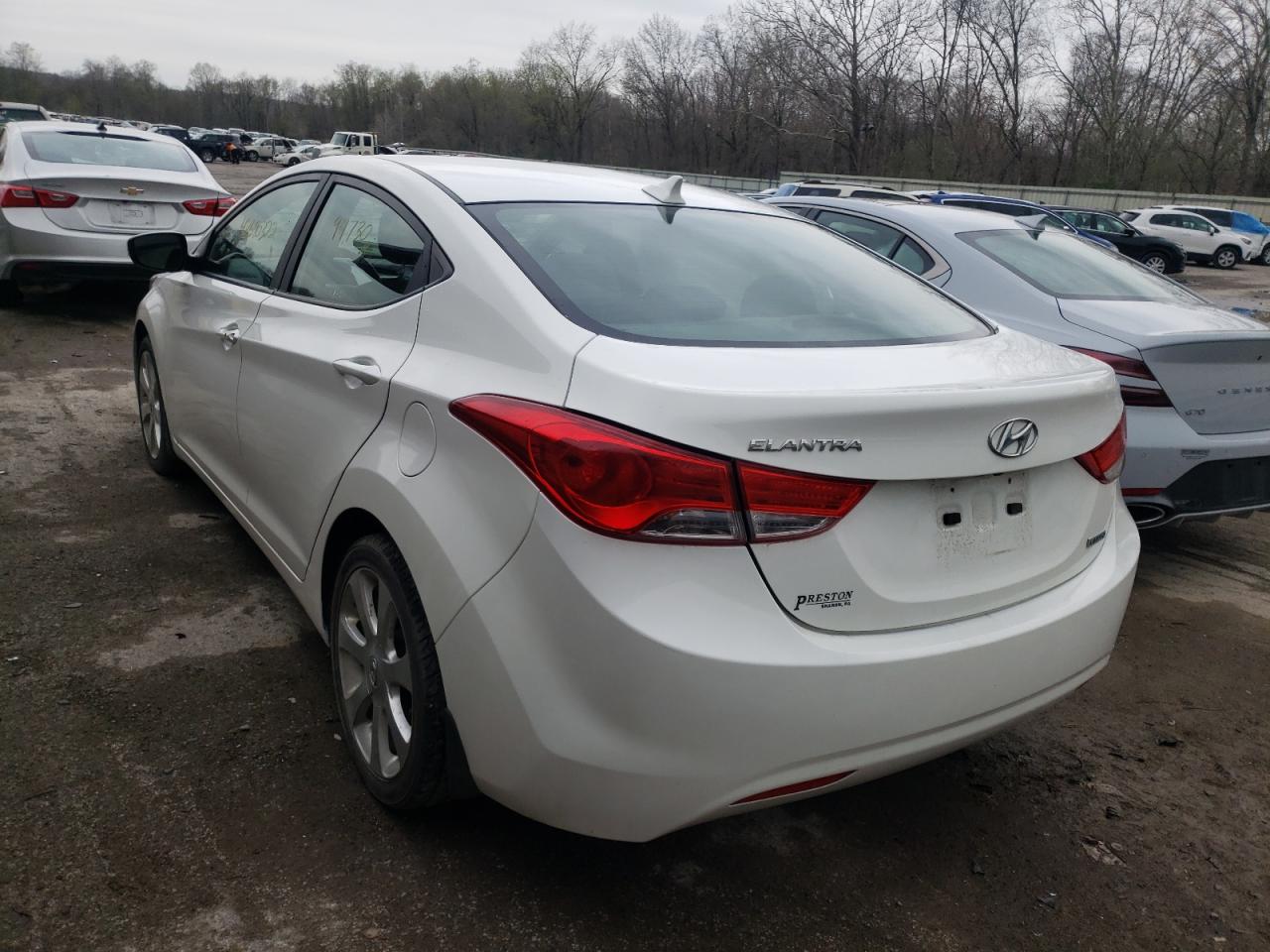 Photo 3 from auction – 2012 HYUNDAI ELANTRA GL with VIN 5NPDH4AE1CH107058