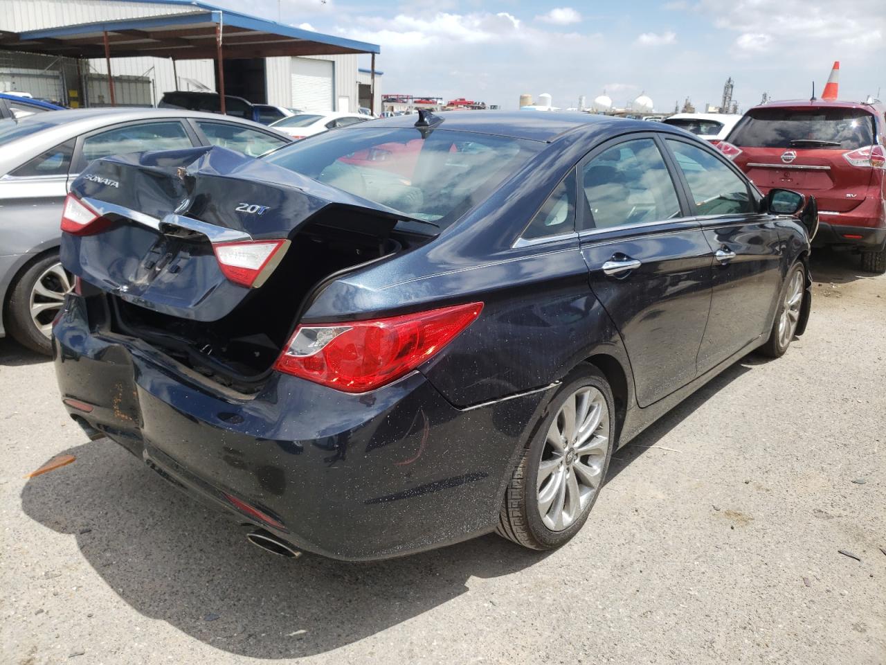 Photo 4 from auction – 2012 HYUNDAI SONATA SE with VIN 5NPEC4AB9CH391788