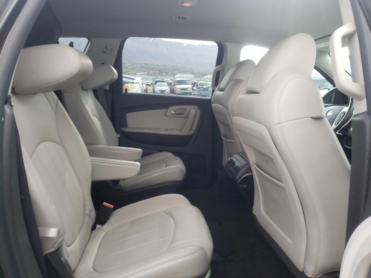 Photo 6 from auction – 2012 CHEVROLET TRAVERSE L with VIN 1GNKVLED7CJ260974