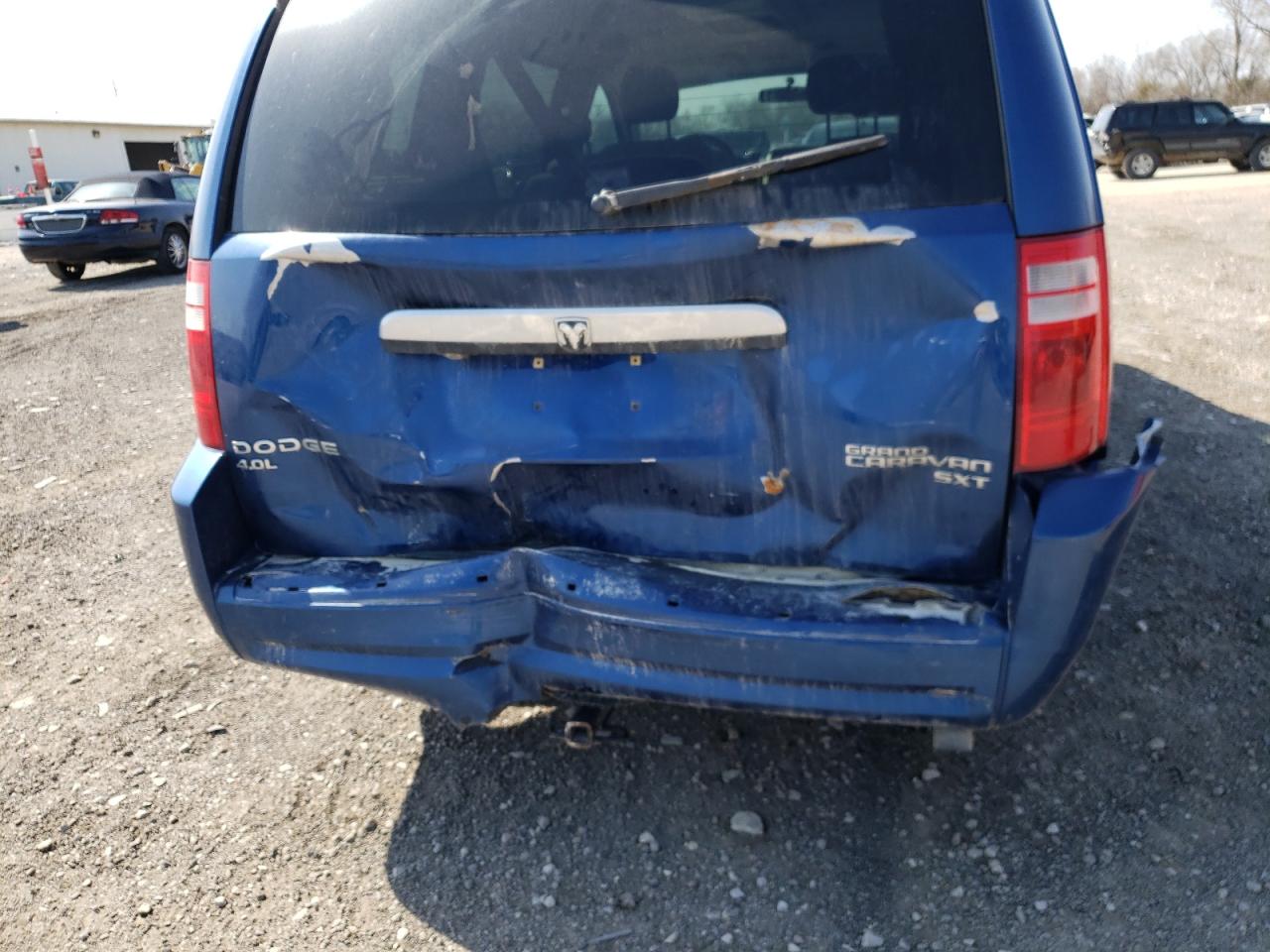 Photo 9 from auction – 2010 DODGE GRAND CARA with VIN 2D4RN5DX3AR146870