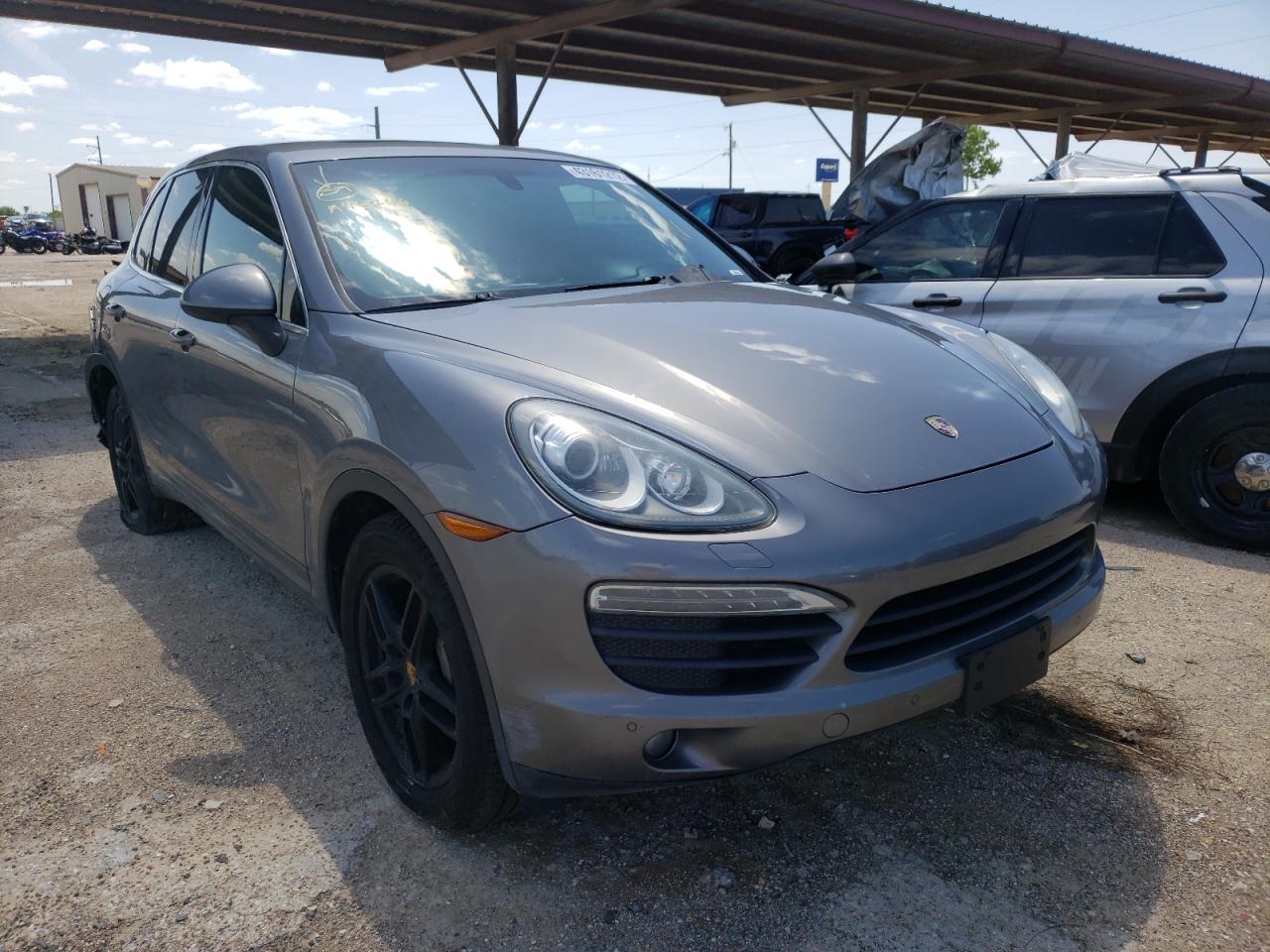 PORSCHE CAYENNE S 2011 with VIN WP1AB2A23BLA44746 - Photo from auction