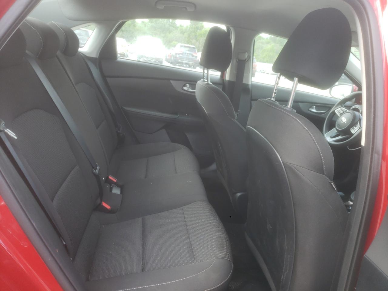 Photo 6 from auction – 2019 KIA FORTE FE with VIN 3KPF24AD9KE116398