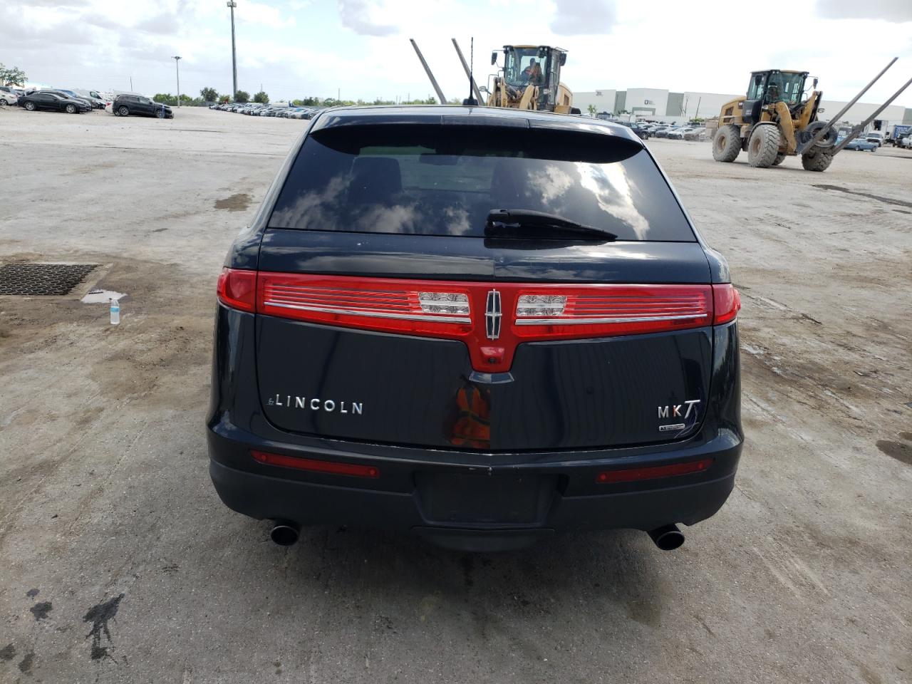 Photo 9 from auction – 2010 LINCOLN MKT with VIN 2LMHJ5AT0ABJ04476