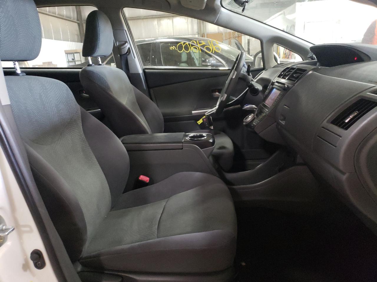 Photo 5 from auction – 2012 TOYOTA PRIUS V with VIN JTDZN3EU9C3128021
