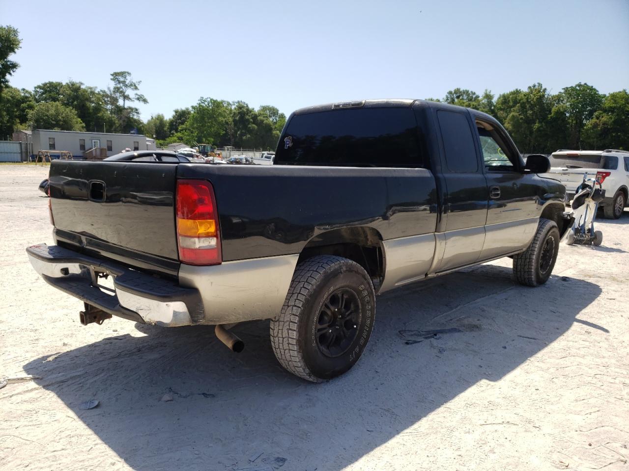 Photo 4 from auction – 2002 CHEVROLET SILVERADO with VIN 2GCEK19T421372208