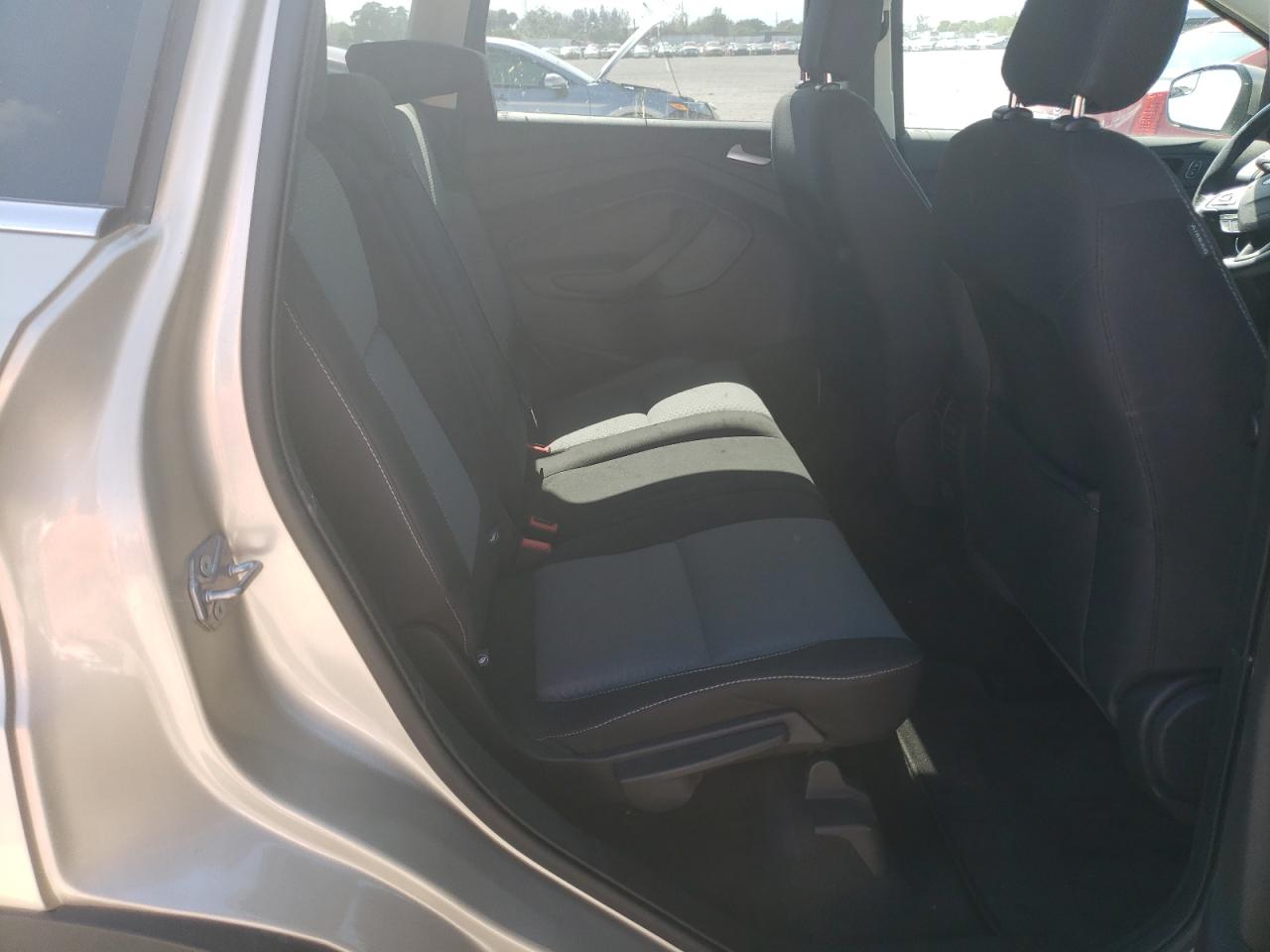 Photo 6 from auction – 2018 FORD ESCAPE SE with VIN 1FMCU0GD7JUD42738