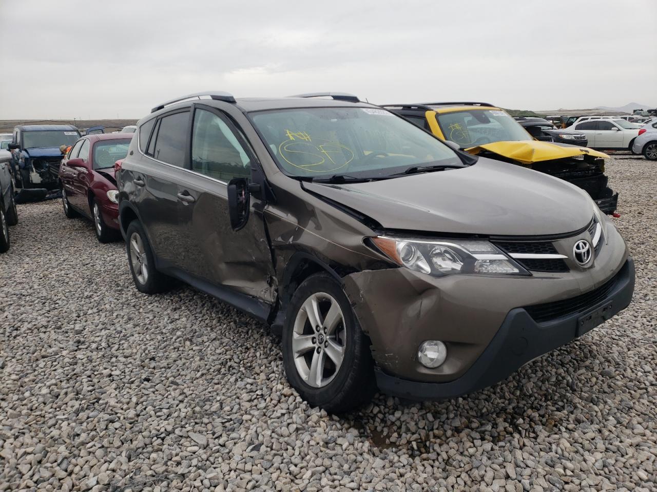 TOYOTA RAV4 XLE 2015 with VIN 2T3RFREVXFW242040 - Photo from auction