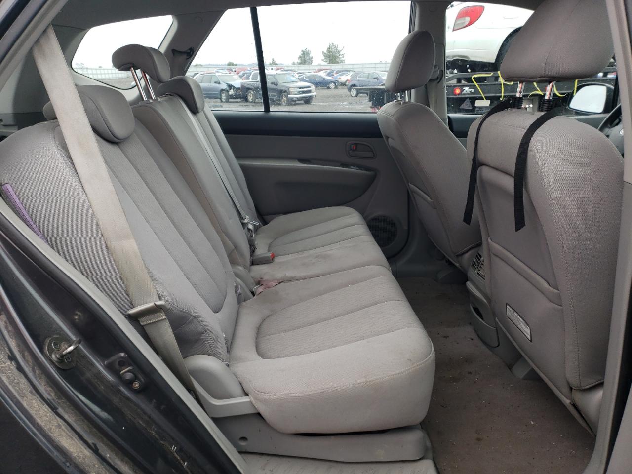 Photo 6 from auction – 2007 KIA RONDO BASE with VIN KNAFG525577079532