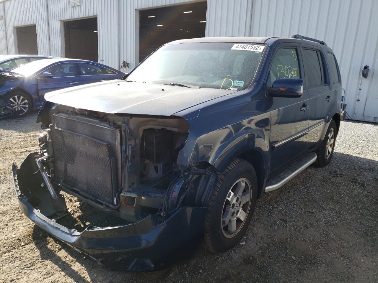Photo 2 from auction – 2011 HONDA PILOT TOUR with VIN 5FNYF4H90BB094865