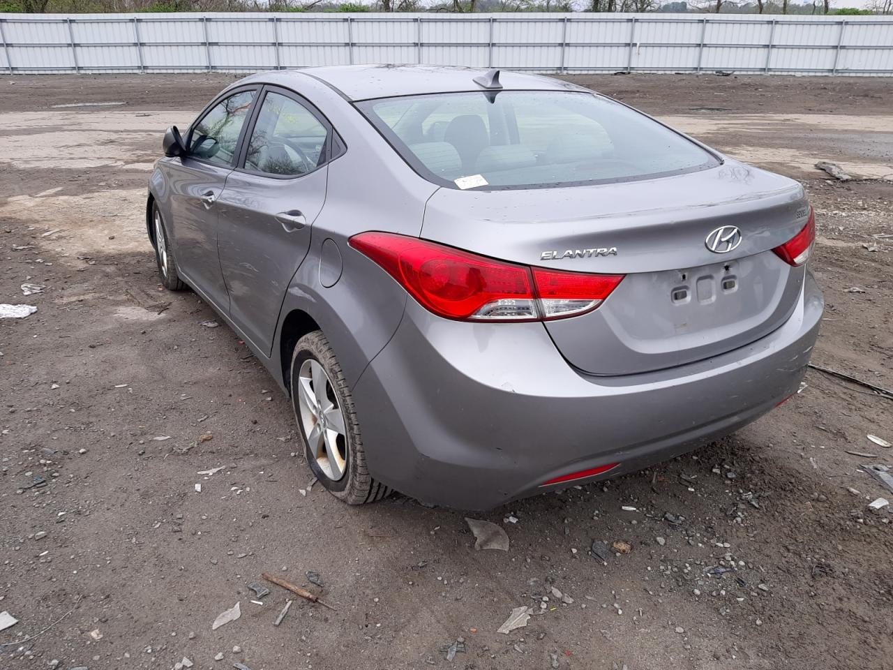 Photo 3 from auction – 2011 HYUNDAI ELANTRA GL with VIN KMHDH4AE4BU148168