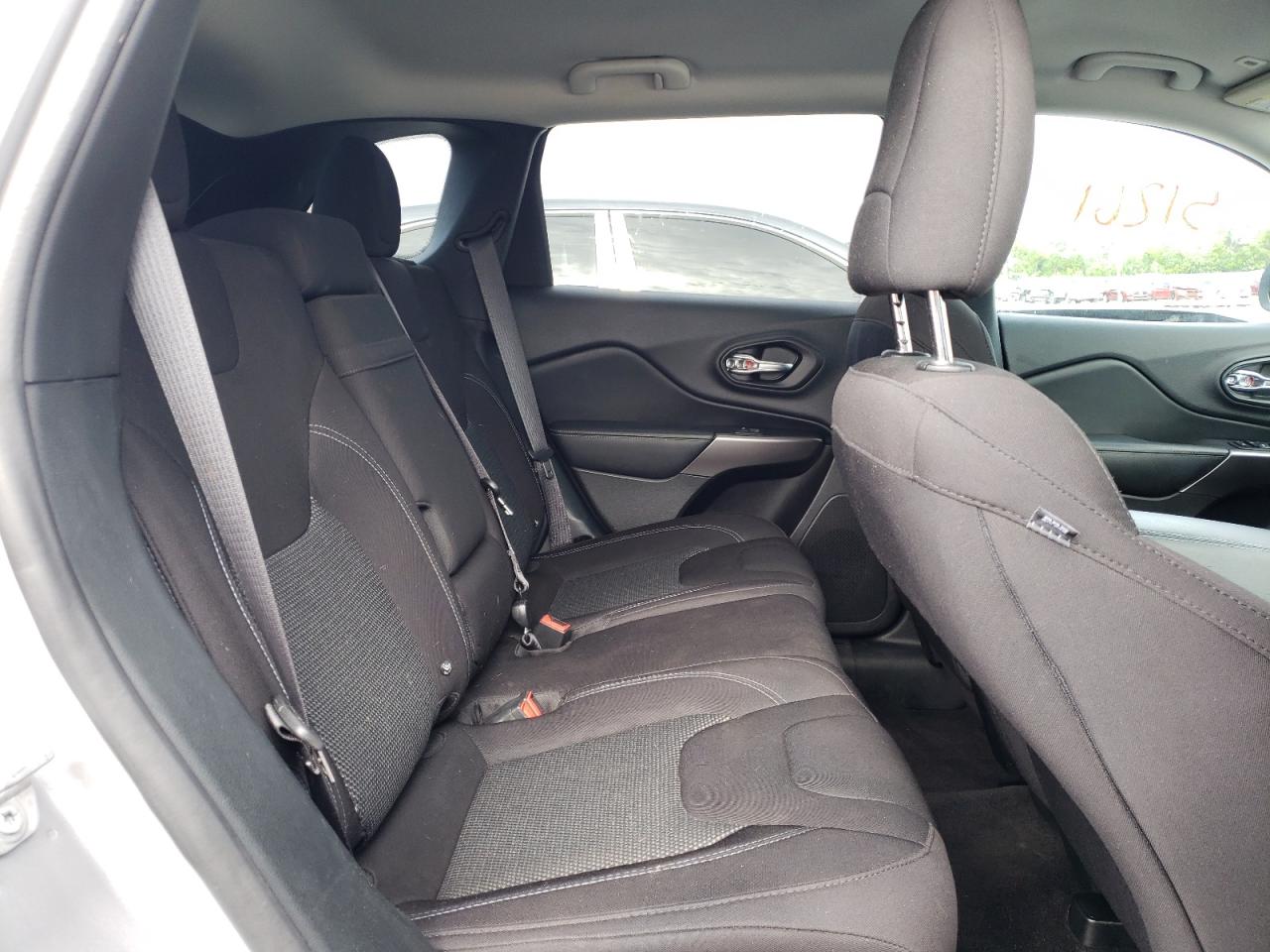 Photo 6 from auction – 2019 JEEP CHEROKEE L with VIN 1C4PJLCX3KD159712