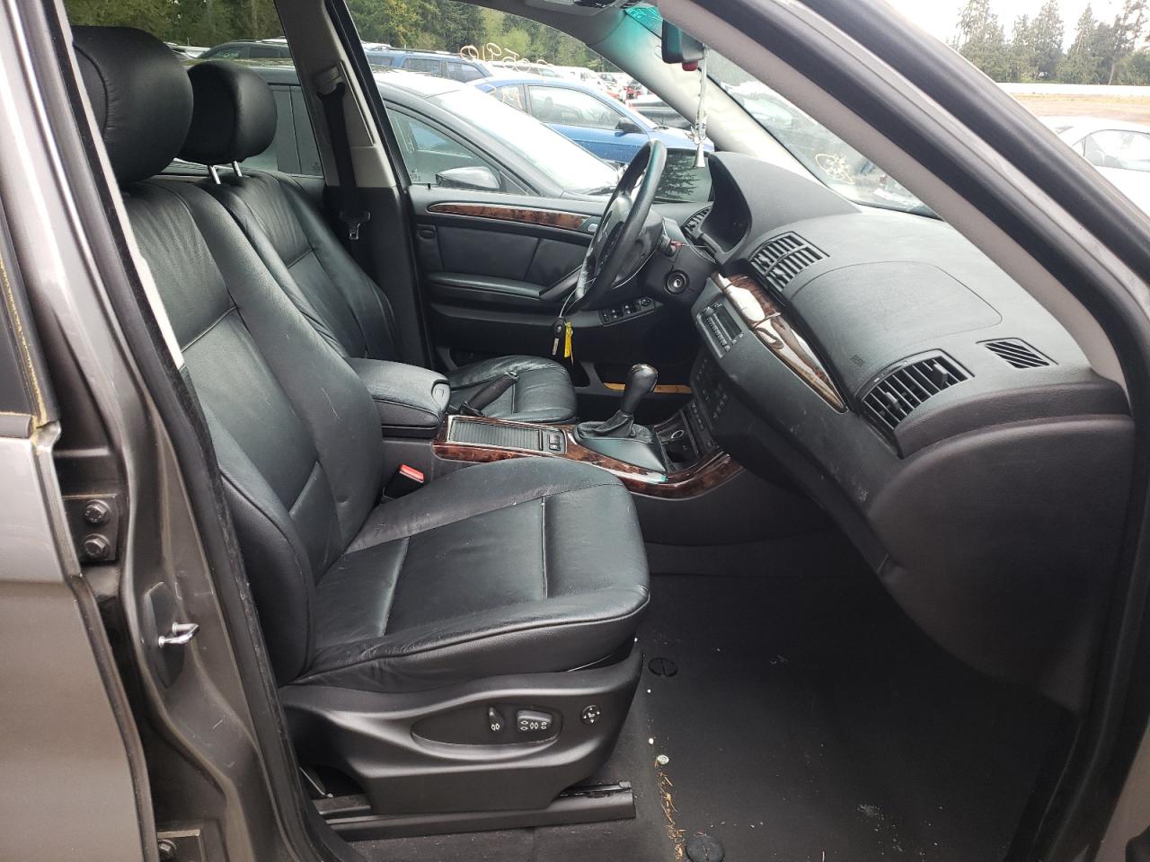 Photo 5 from auction – 2005 BMW X5 3.0I with VIN 5UXFA13575LY01940