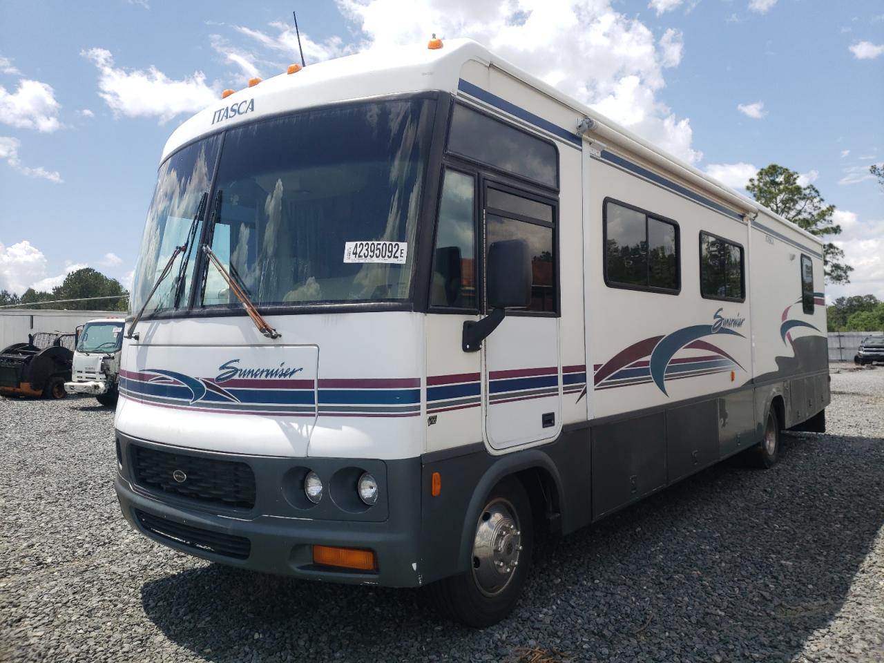 Photo 2 from auction – 2000 WINNEBAGO RV with VIN 1FCNF53S1Y0A04262