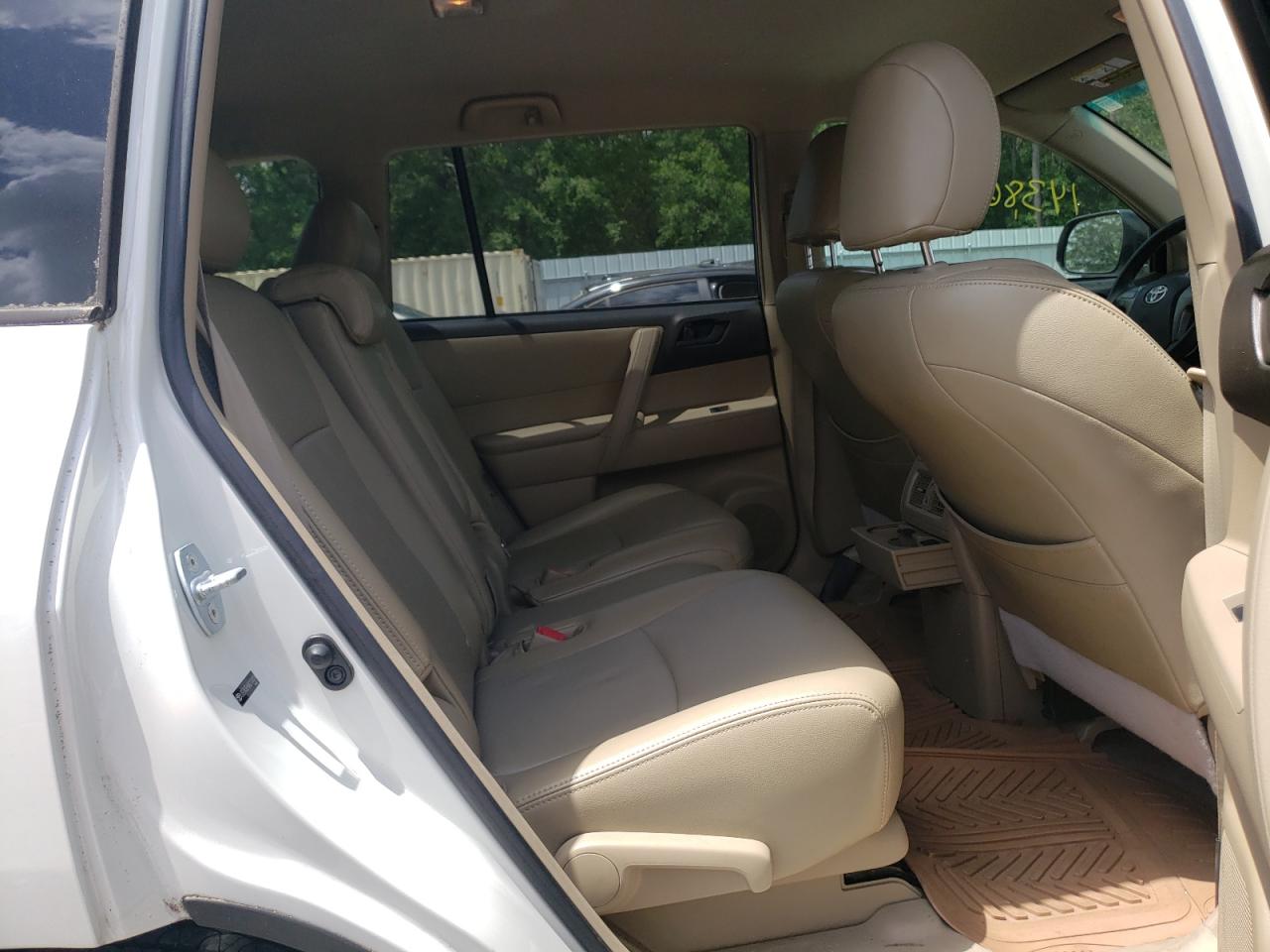 Photo 6 from auction – 2010 TOYOTA HIGHLANDER with VIN JTEZK3EH6A2104009