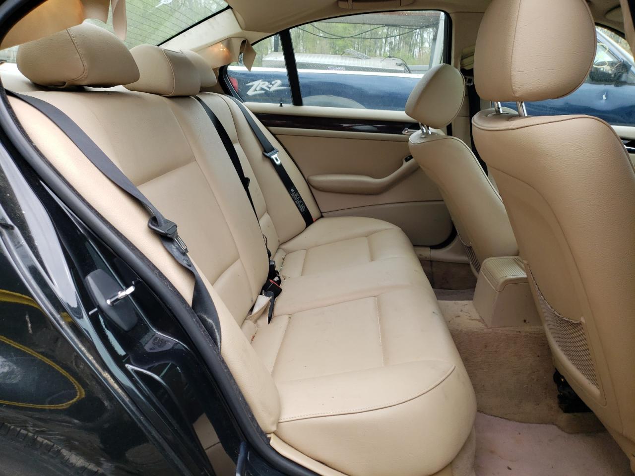 Photo 6 from auction – 2005 BMW 325 I with VIN WBAET37455NJ88917