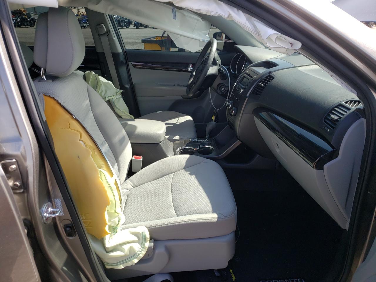 Photo 5 from auction – 2011 KIA SORENTO BA with VIN 5XYKT3A19BG050028