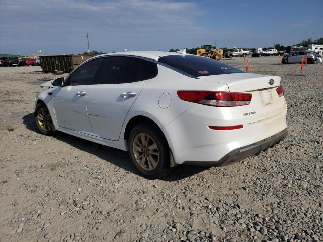 Photo 3 from auction – 2017 KIA OPTIMA LX with VIN 5XXGT4L34HG178037
