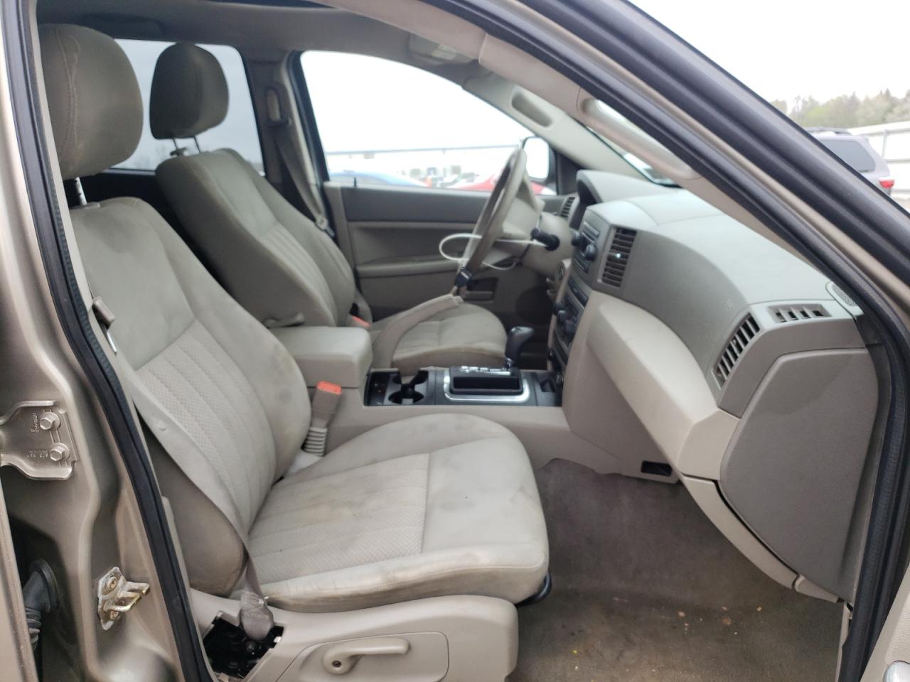 Photo 5 from auction – 2005 JEEP GRAND CHER with VIN 1J4GR48K75C628610