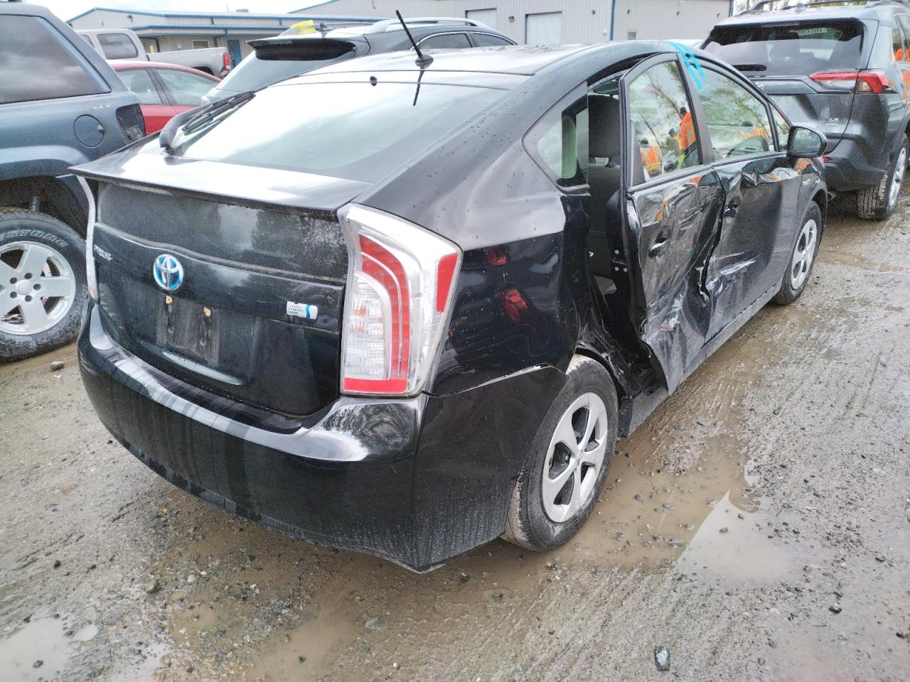 Photo 4 from auction – 2015 TOYOTA PRIUS with VIN JTDKN3DU3F1936142