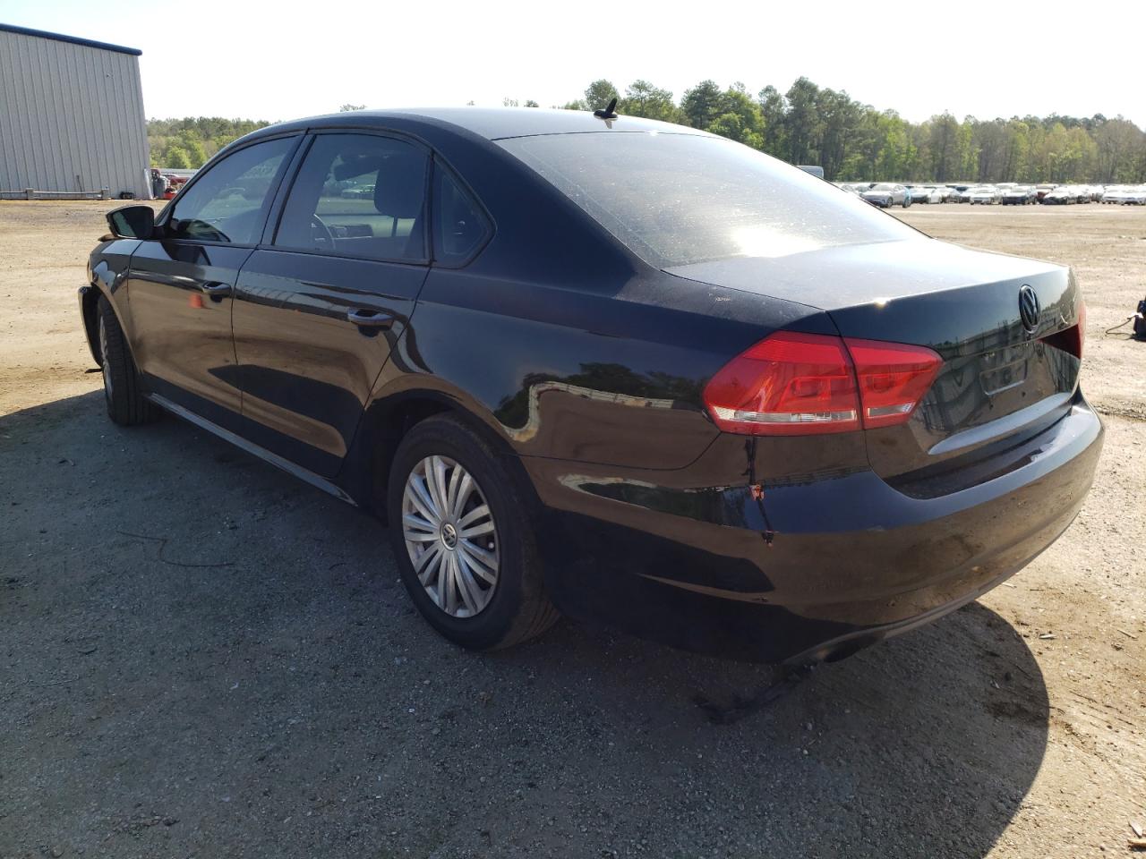 Photo 3 from auction – 2014 VOLKSWAGEN PASSAT S with VIN 1VWAT7A3XEC080973