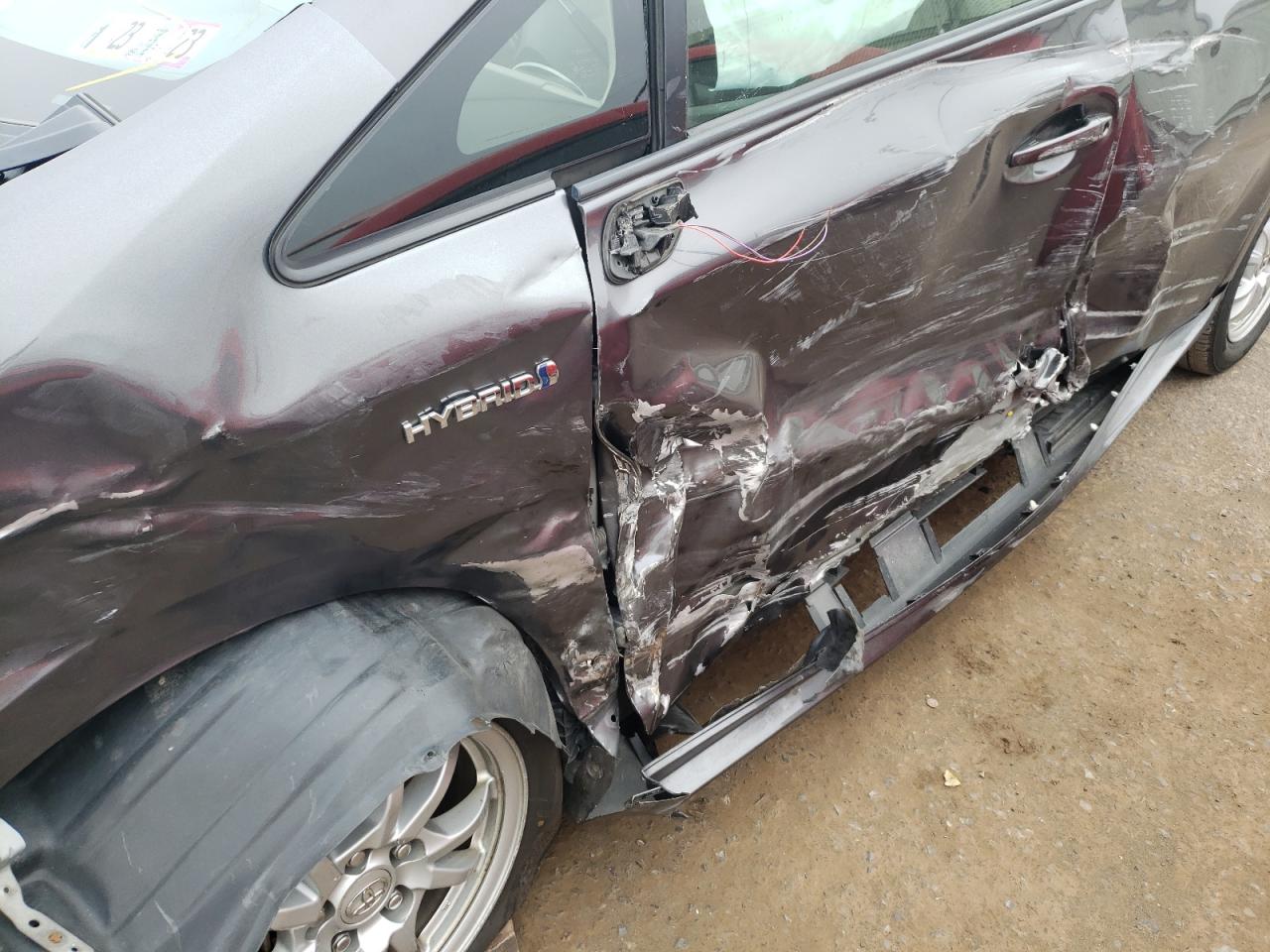 Photo 9 from auction – 2016 TOYOTA PRIUS V with VIN JTDZN3EU5GJ046644