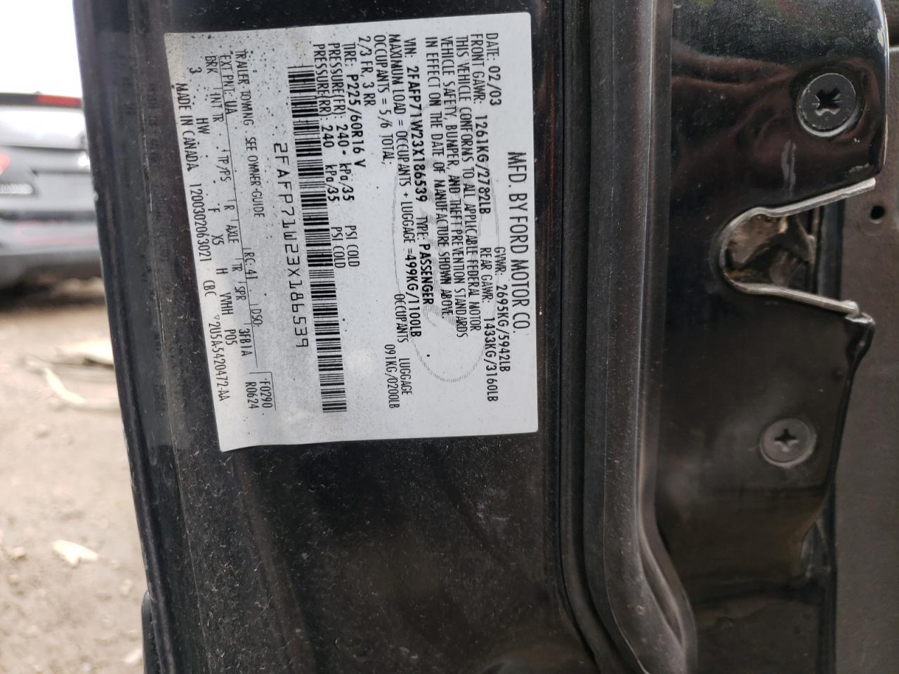 Photo 10 from auction – 2003 FORD CROWN VICT with VIN 2FAFP71W23X186539