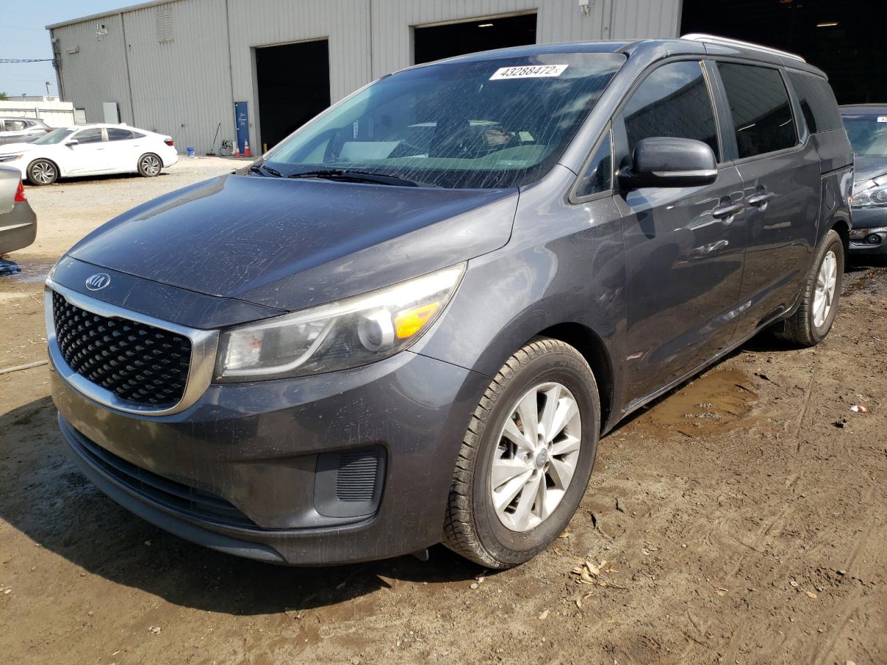 Photo 2 from auction – 2015 KIA SEDONA LX with VIN KNDMB5C12F6042351