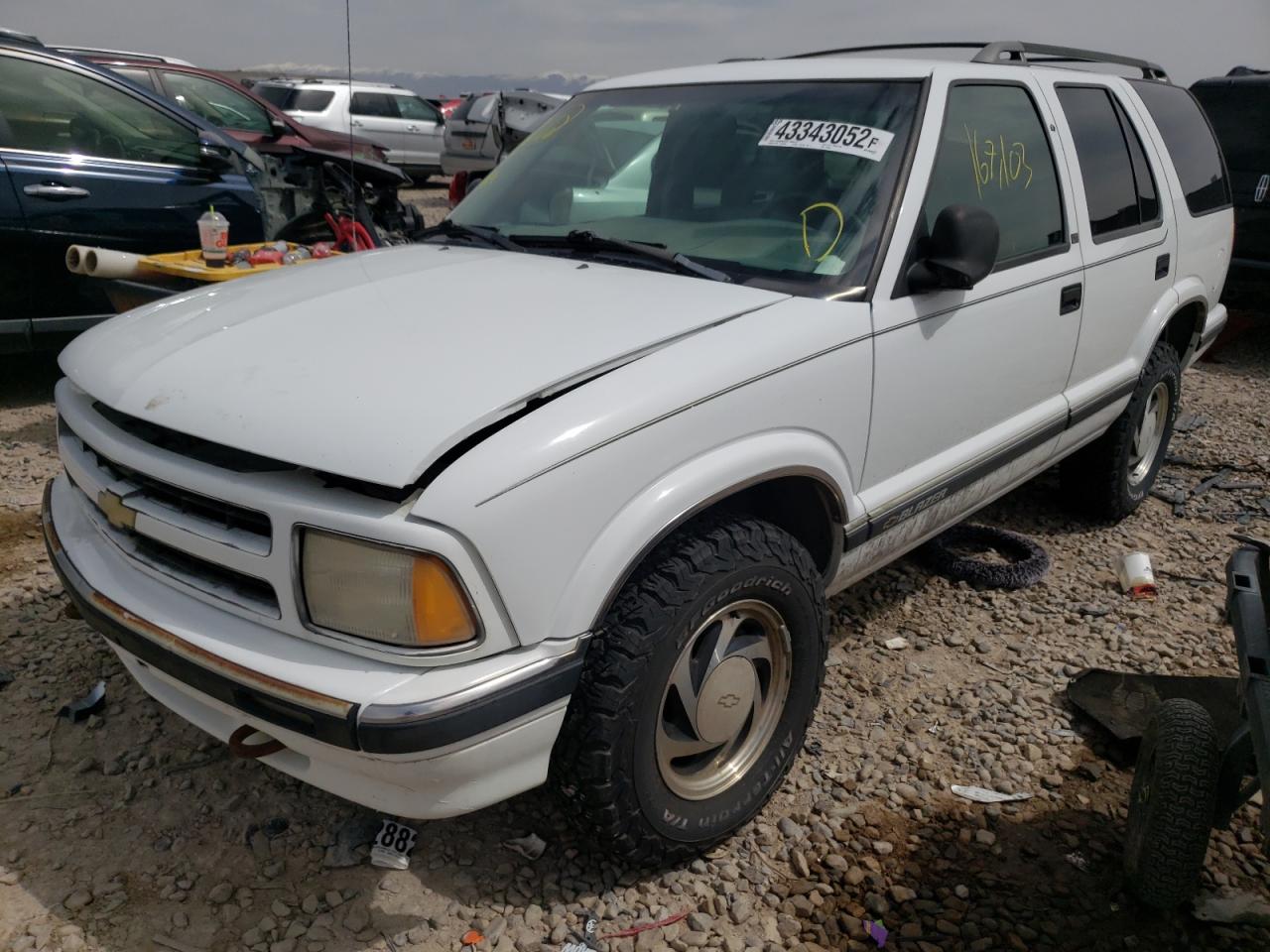 Photo 2 from auction – 1997 CHEVROLET BLAZER with VIN 1GNDT13WXV2179584