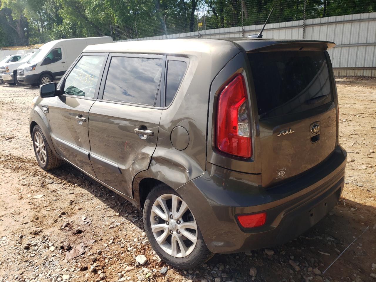 Photo 3 from auction – 2013 KIA SOUL with VIN KNDJT2A51D7530931