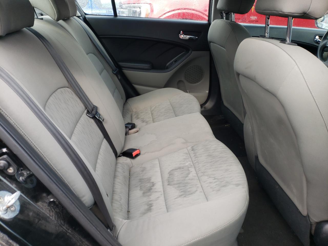 Photo 17 from auction – 2016 KIA FORTE LX with VIN KNAFK4A69G5573360