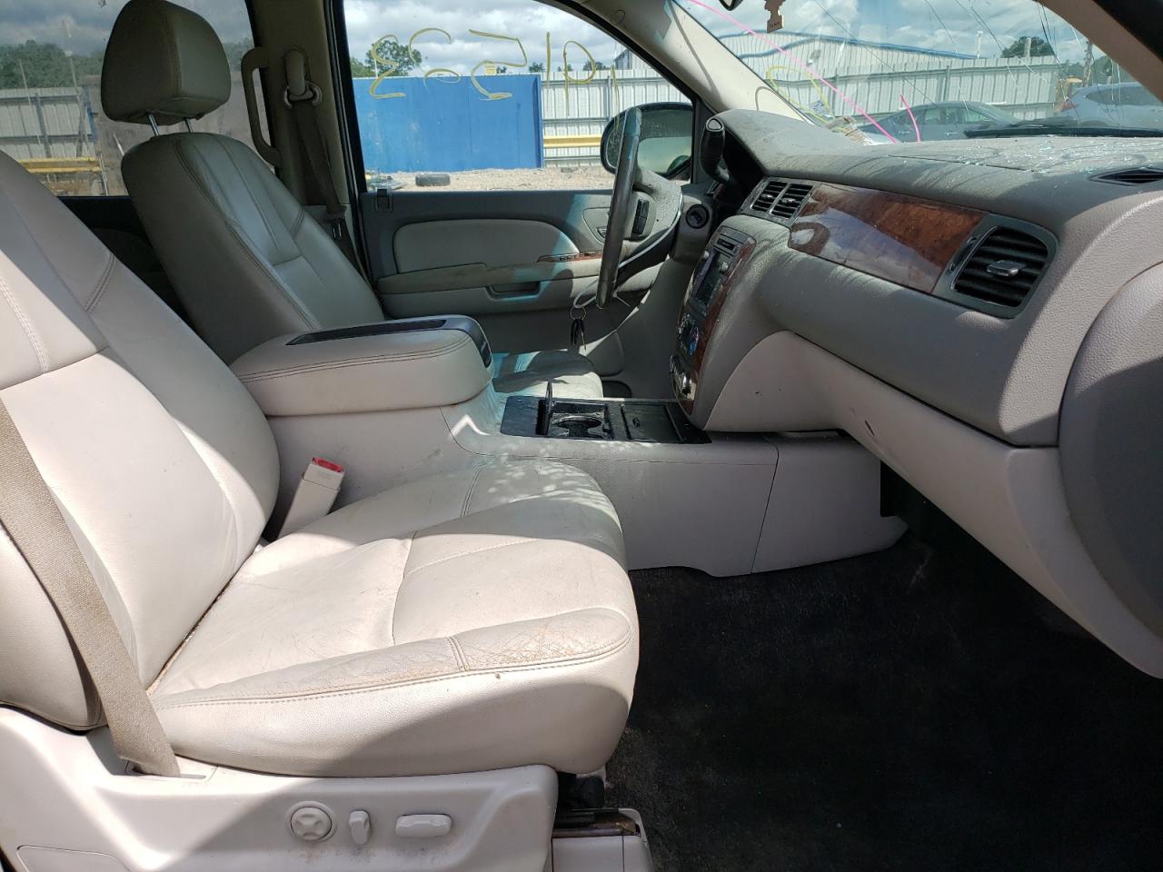 Photo 5 from auction – 2007 CHEVROLET SUBURBAN C with VIN 1GNFC16047J273811