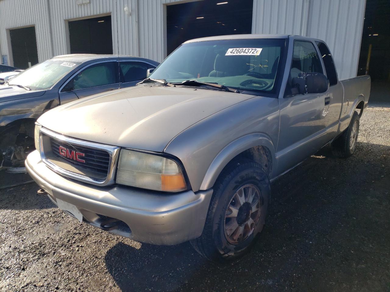 Photo 2 from auction – 2002 GMC SONOMA with VIN 1GTDT19W828207343