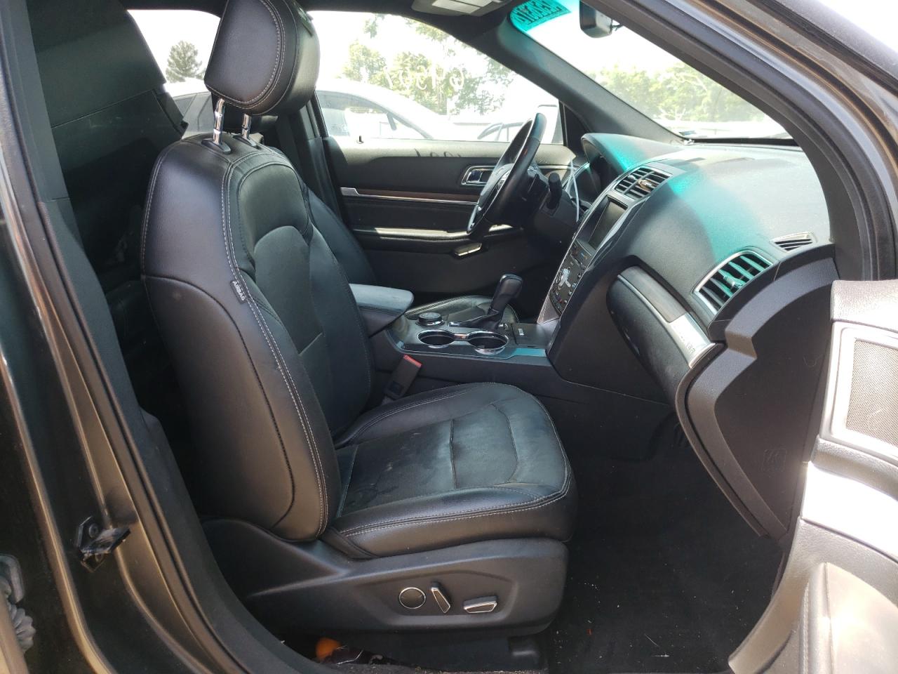 Фото 5 с аукциона – 2016 FORD EXPLORER L с VIN 1FM5K8F84GGA85725