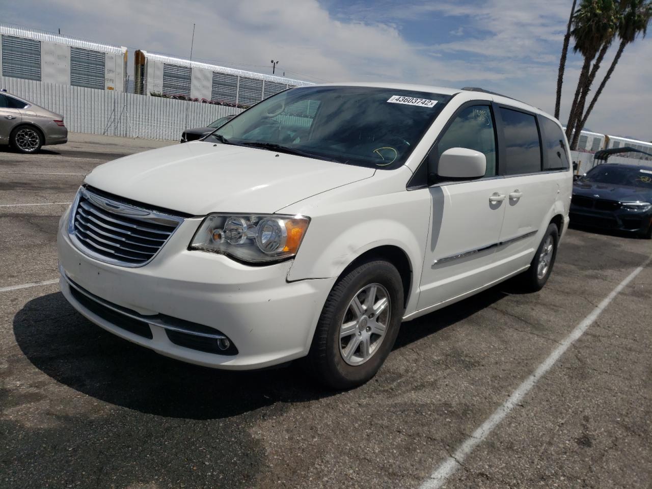 Photo 2 from auction – 2011 CHRYSLER TOWN & COU with VIN 2A4RR5DG9BR796803