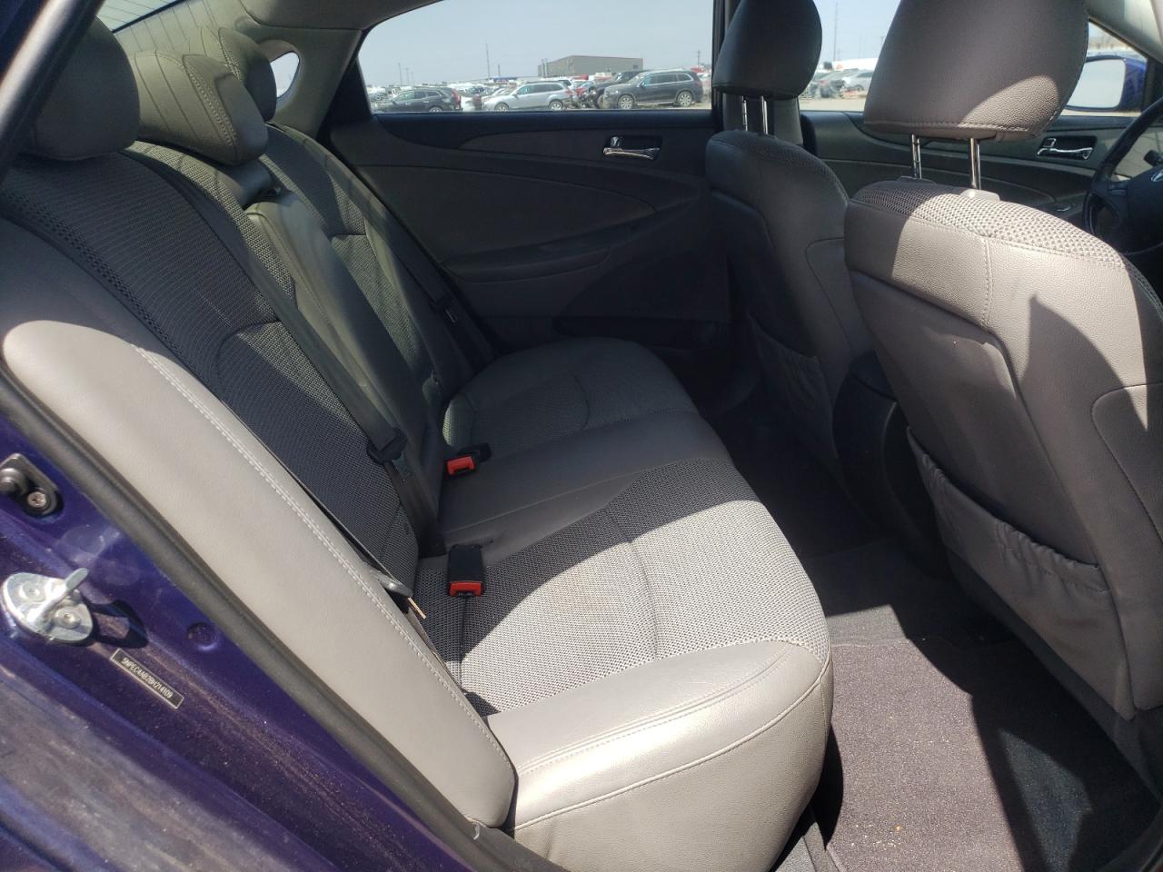Photo 6 from auction – 2011 HYUNDAI SONATA SE with VIN 5NPEC4AB2BH214109