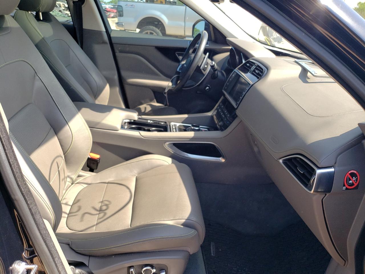 Photo 5 from auction – 2018 JAGUAR F-PACE R - with VIN SADCL2FX1JA281973