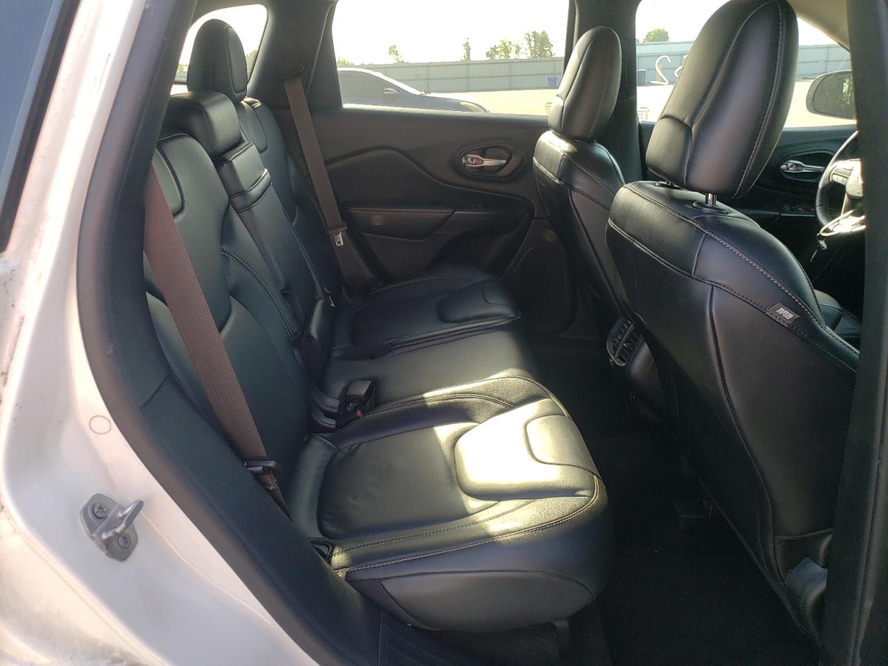 Photo 6 from auction – 2014 JEEP CHEROKEE L with VIN 1C4PJLDS2EW318909