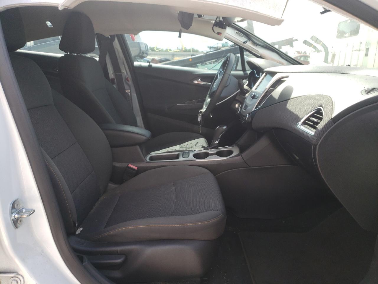 Photo 5 from auction – 2016 CHEVROLET CRUZE LS with VIN 1G1BC5SMXG7296152