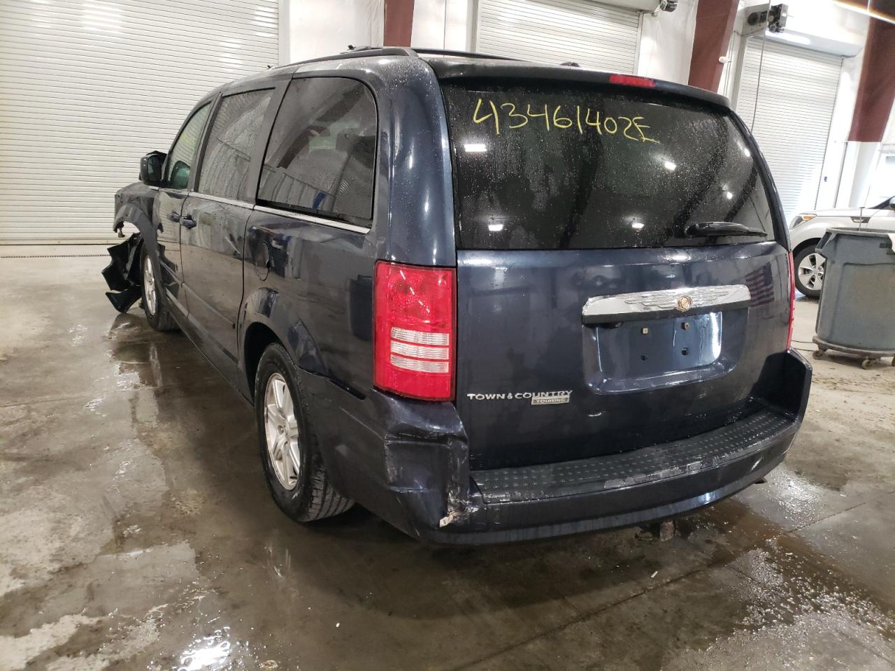 Photo 3 from auction – 2008 CHRYSLER TOWN & COU with VIN 2A8HR54P48R838636