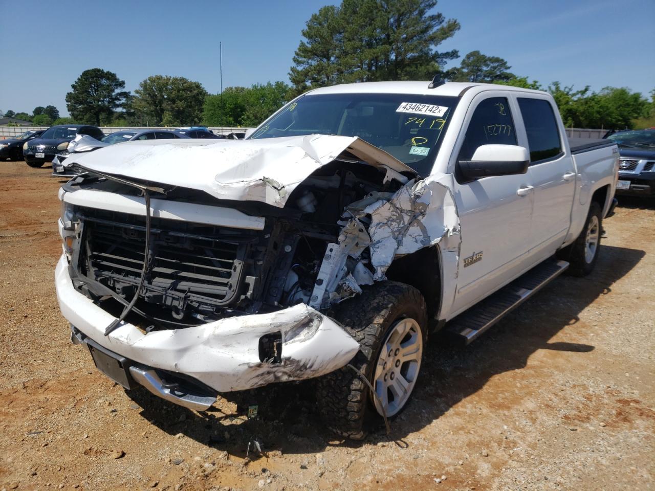 Photo 2 from auction – 2018 CHEVROLET SILVERADO with VIN 3GCUKREC8JG617419