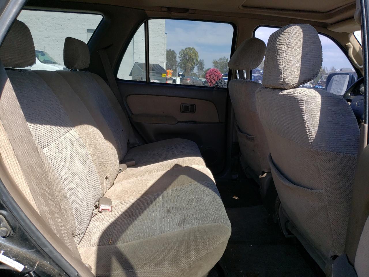 Photo 6 from auction – 1998 TOYOTA 4RUNNER SR with VIN JT3GN86R8W0079144