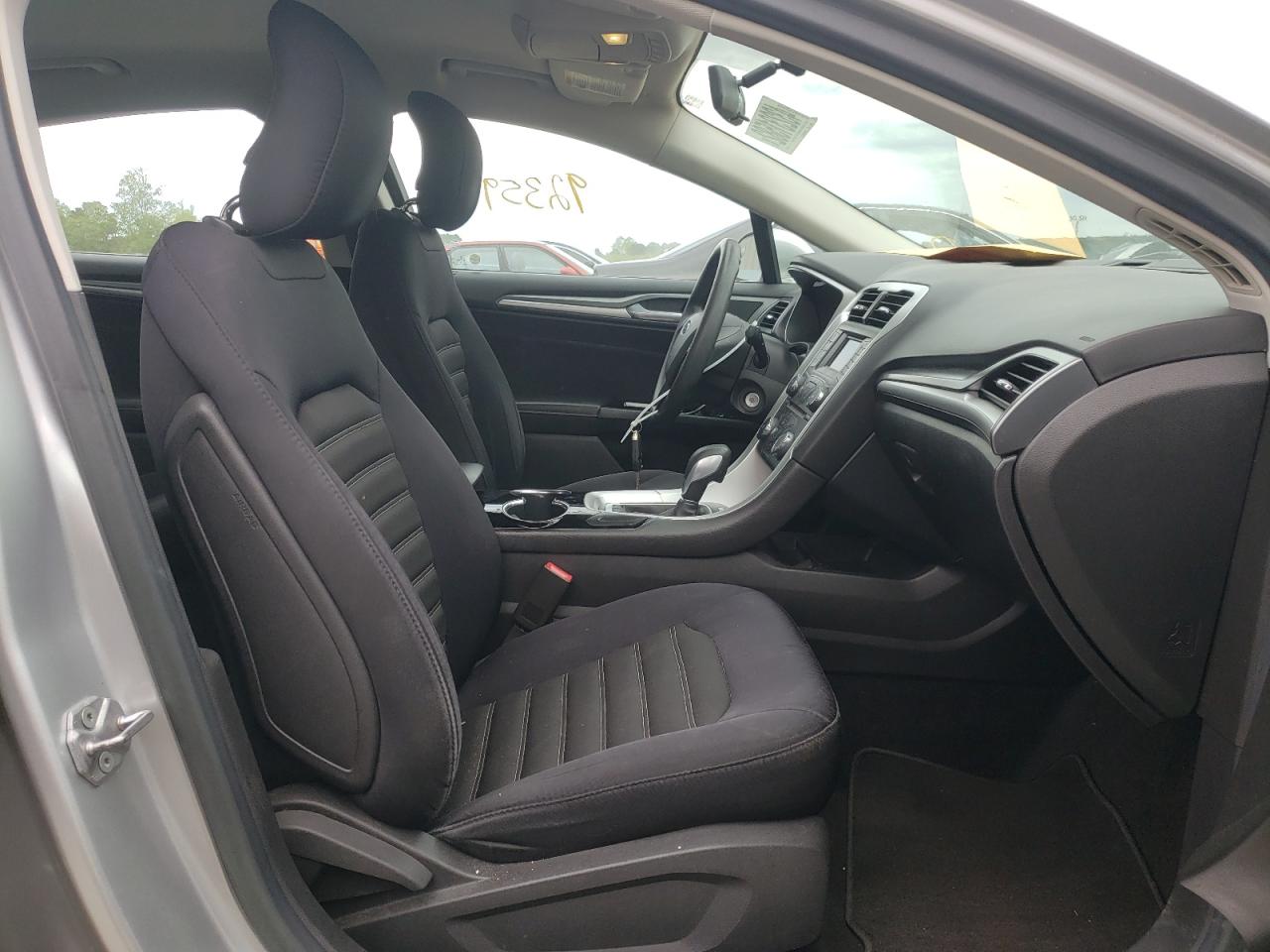 Photo 5 from auction – 2014 FORD FUSION SE with VIN 3FA6P0H7XER251502